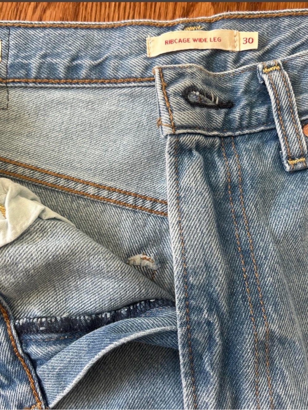 Levi's Women's Ribcage Wide Leg - Picture 4 of 4